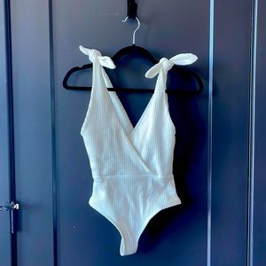 Double ribbed tie shoulder bodysuit